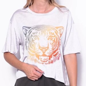 Cropped WST CST Brand Multi-Colored Distressed Tiger Tee Sz. M
